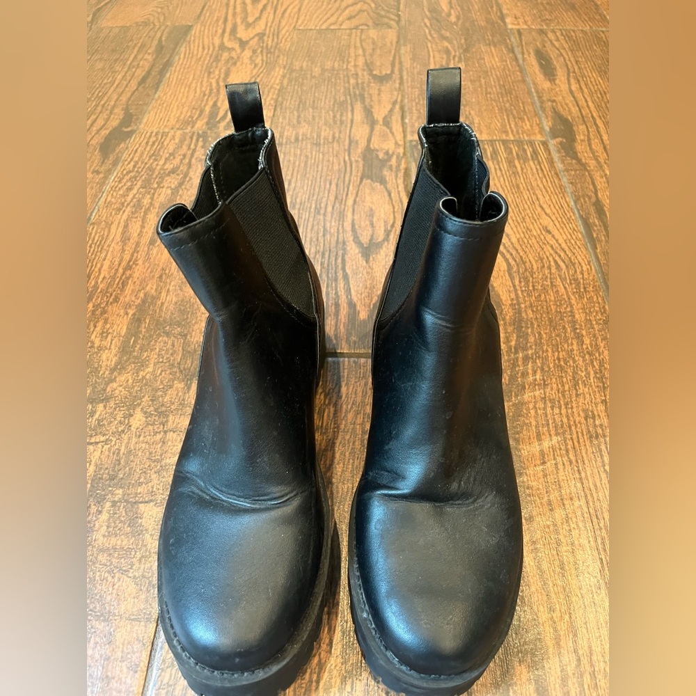 Steve Madden chunky Chelsea boots